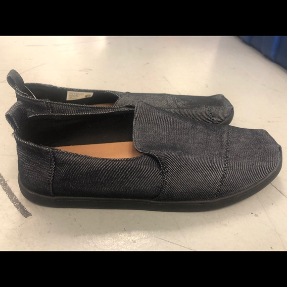 Toms - Picture 3 of 3